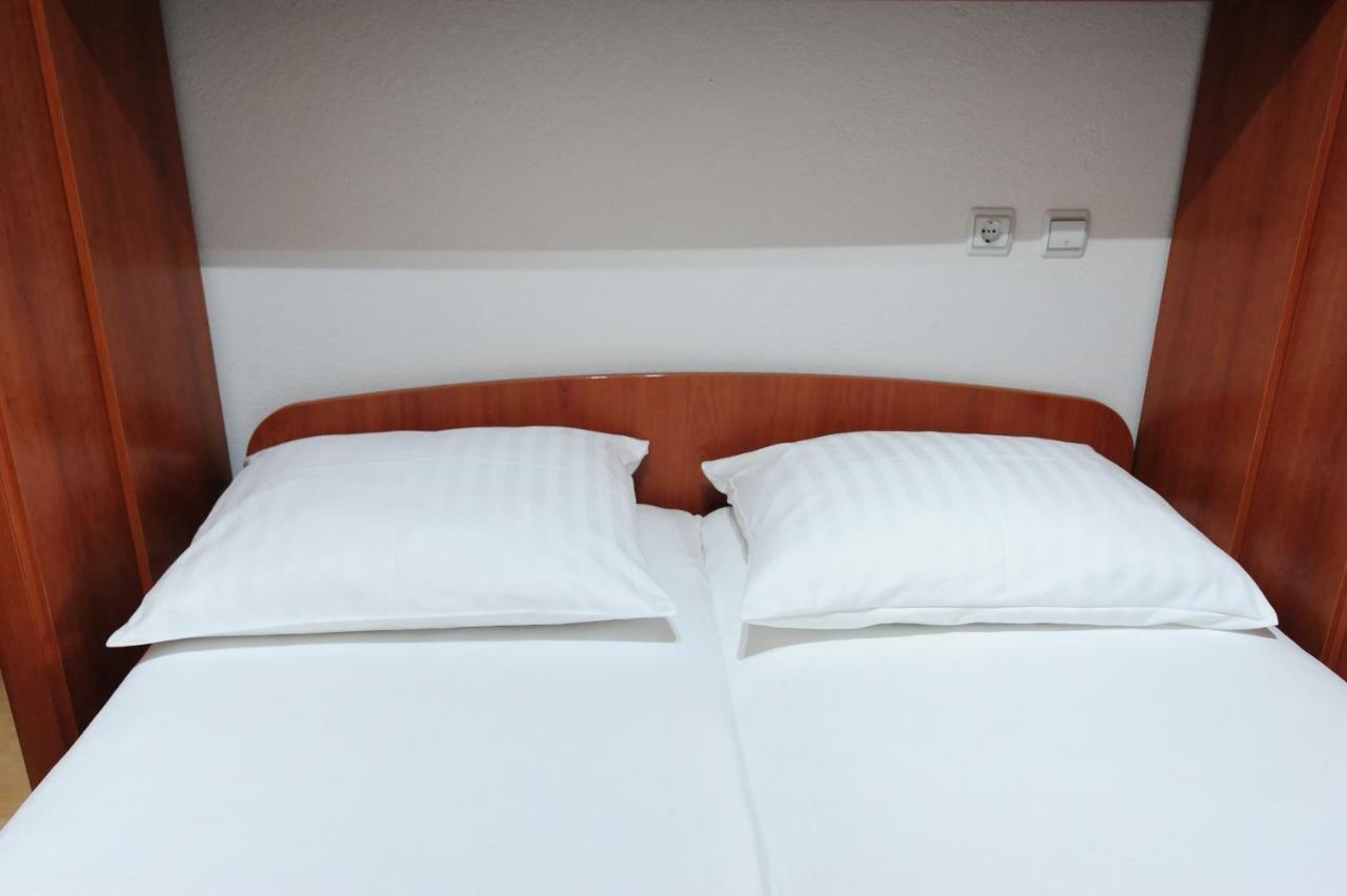 Milic Apartments Makarska Extérieur photo
